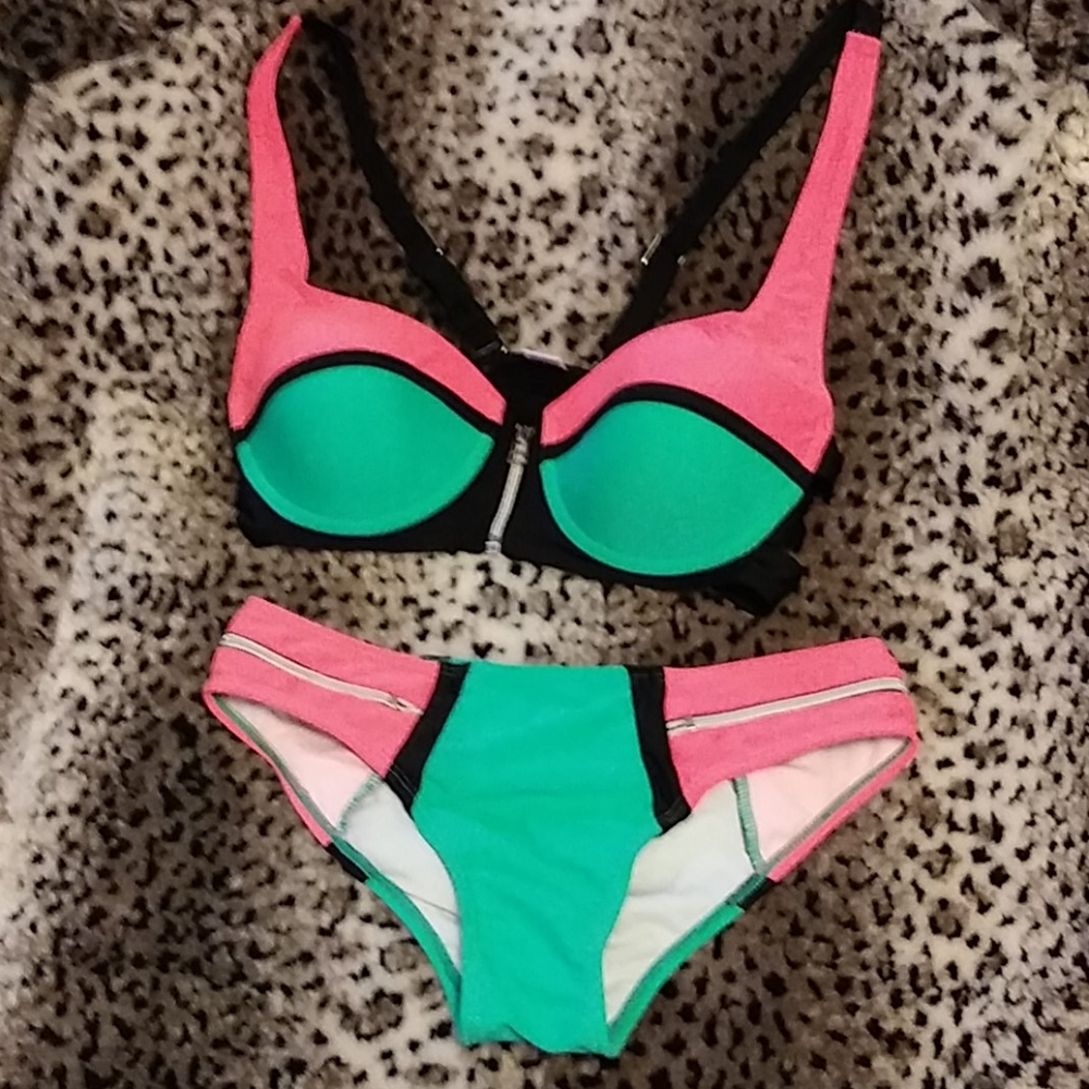 Small Color block cutout bikini bad bunny copy